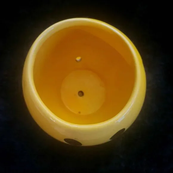 Vintage Yellow McCoy Pottery Smiley Face Planter, Model 0386 - Picture 5 of 7